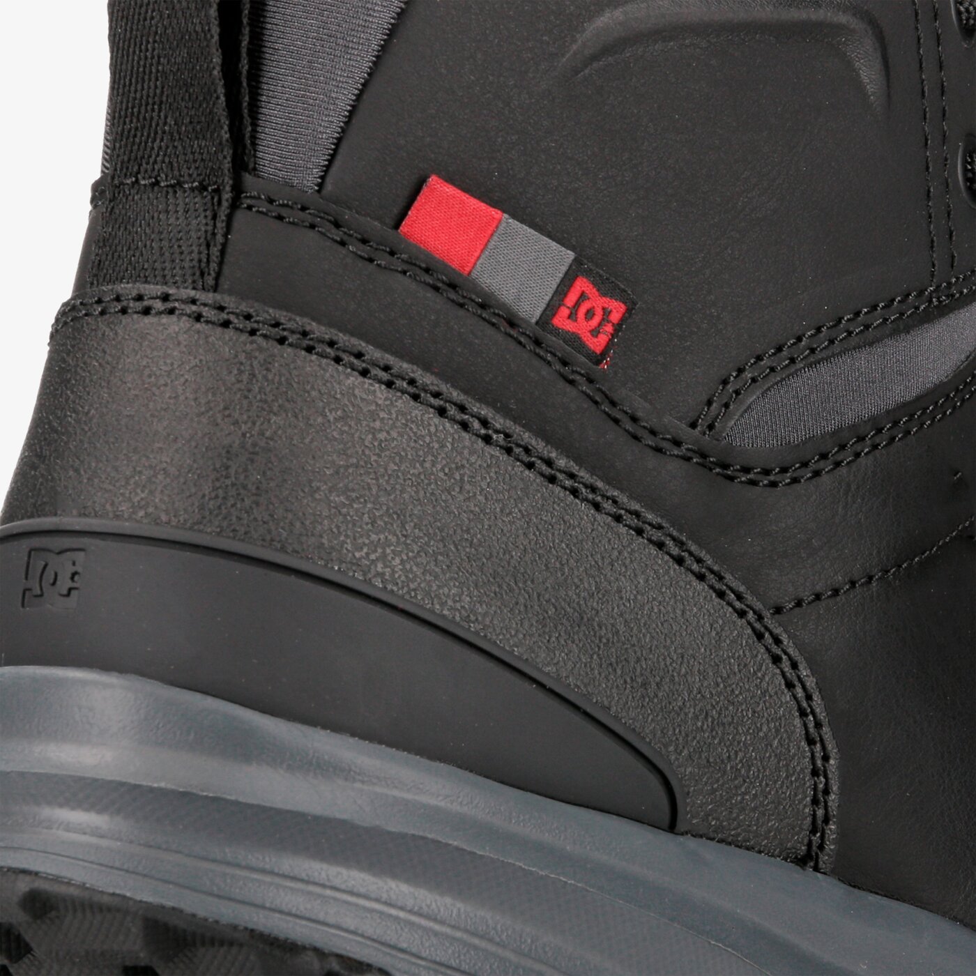 Мъжки маратонки DC TORSTEIN M BOOT XKSR admb700008xksr цвят черен