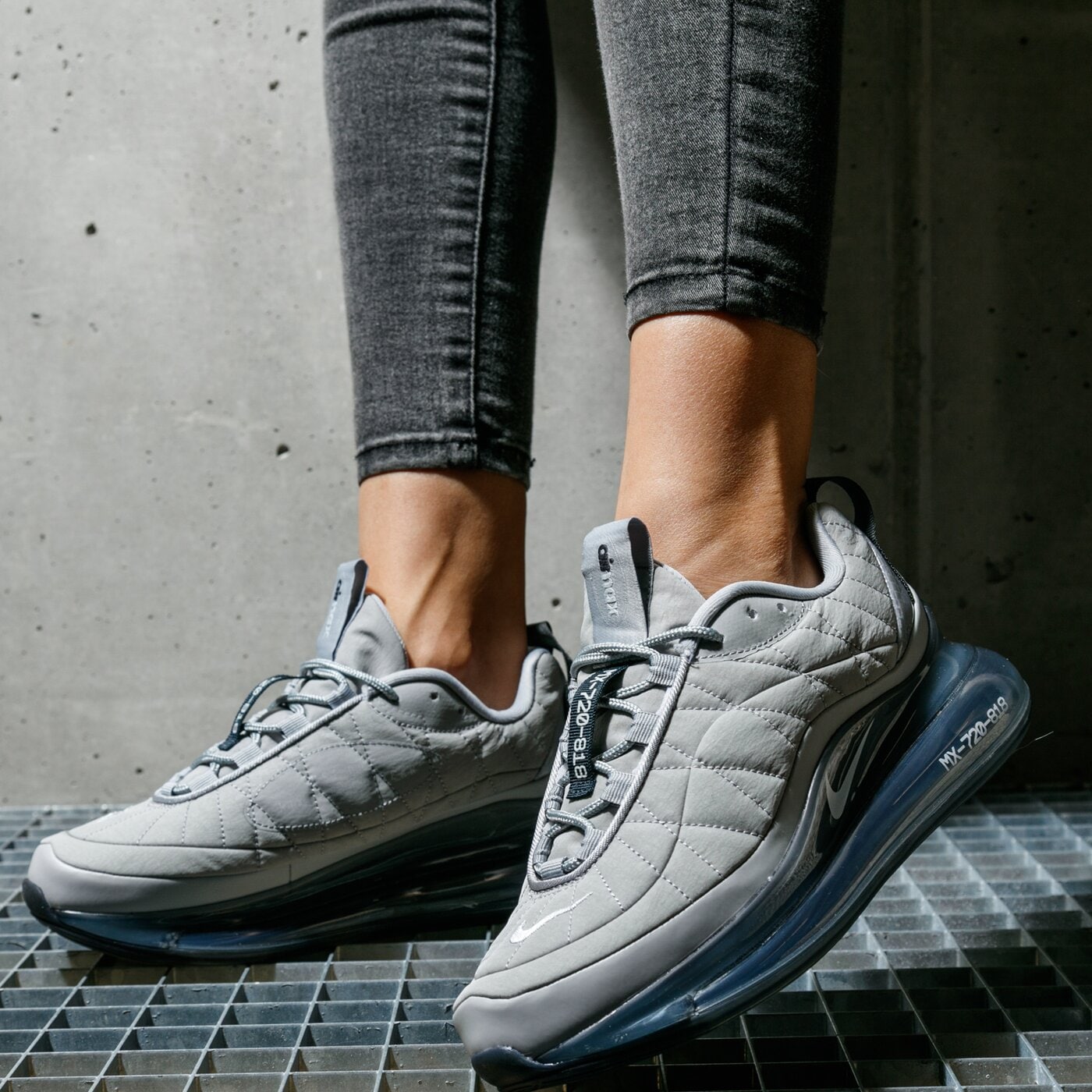 Мъжки маратонки NIKE MX-720-818 cv1640-002 цвят сив