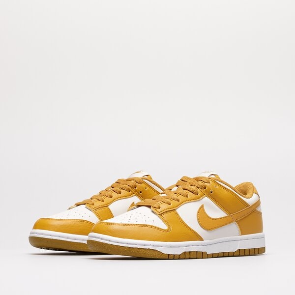 Дамски маратонки NIKE DUNK LOW NEXT NATURE dn1431-001 цвят оранжев