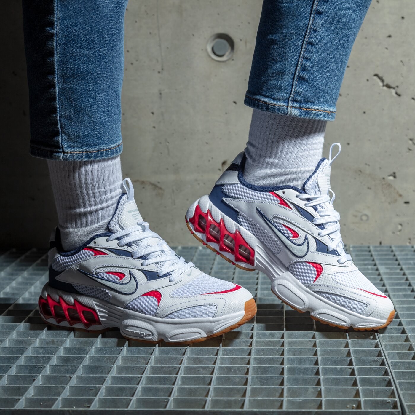 Дамски маратонки NIKE ZOOM AIR FIRE cw3876-107 цвят бял