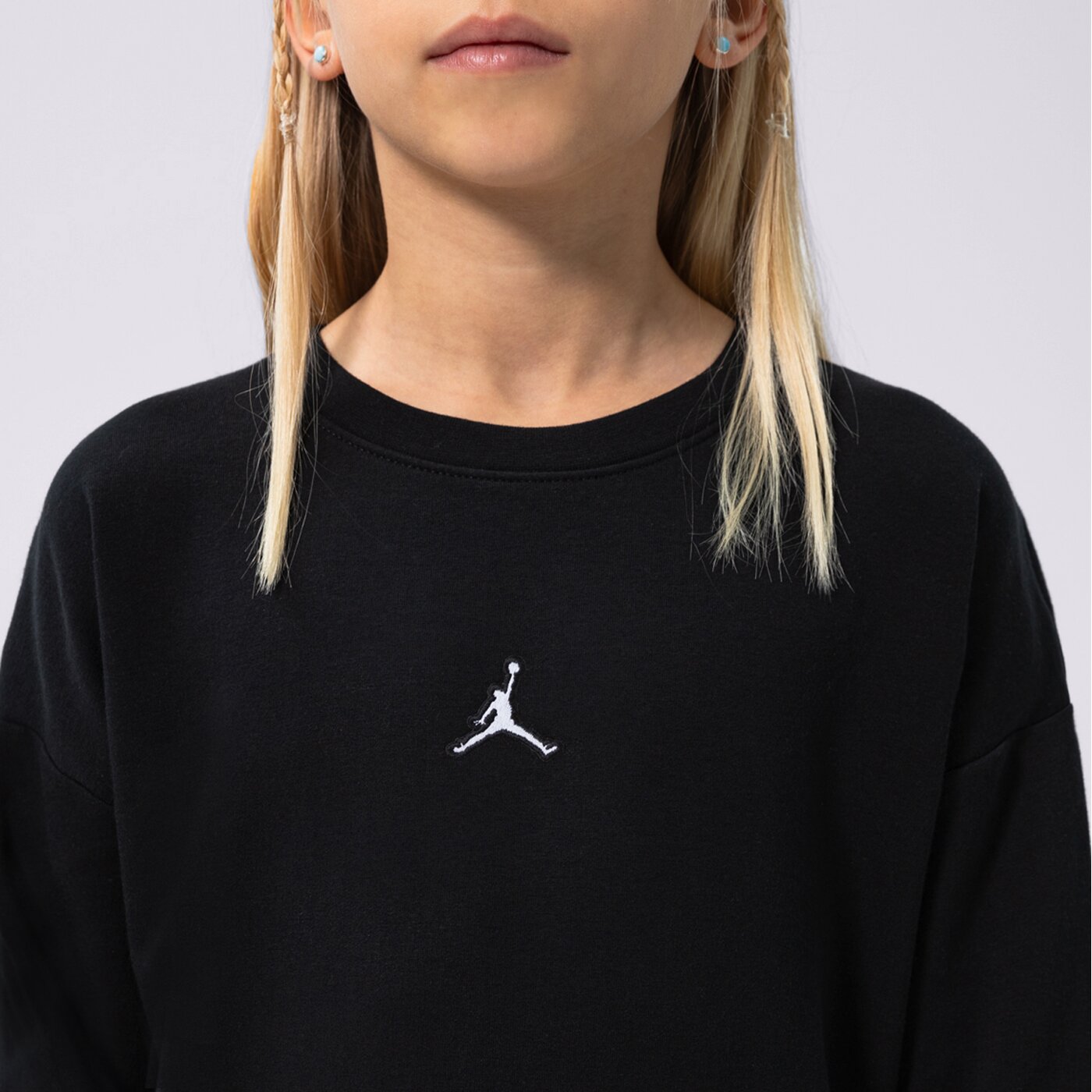 Детски суичър JORDAN СУИТЧЪР ESSENTIALS CREW GIRL 45a859-023 цвят черен