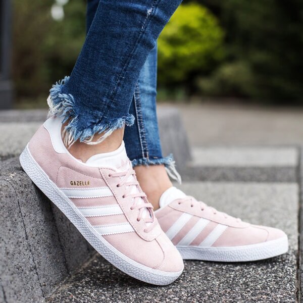 Детски маратонки ADIDAS GAZELLE J by9544 цвят розов
