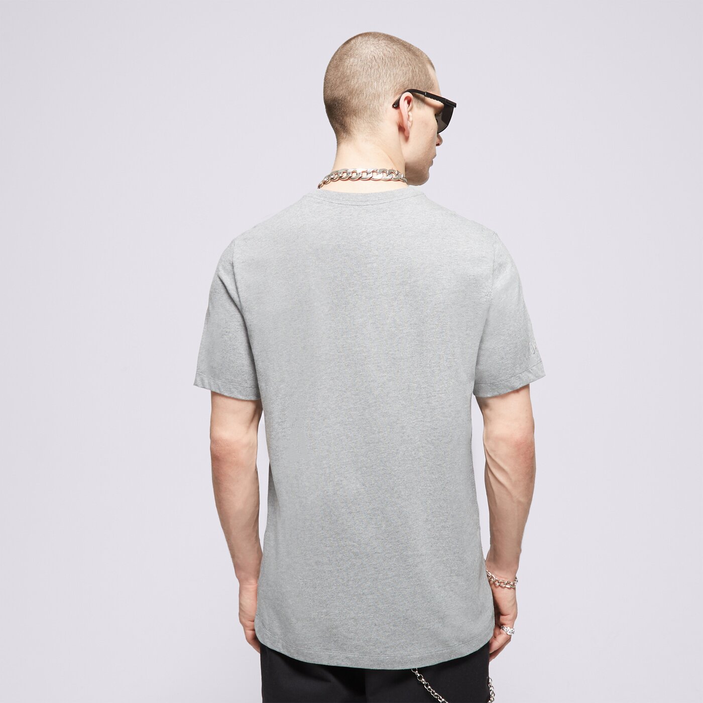 Мъжка тениска JORDAN ТЕНИСКА M J ESS SS CREW 3 dx9581-091 цвят сив