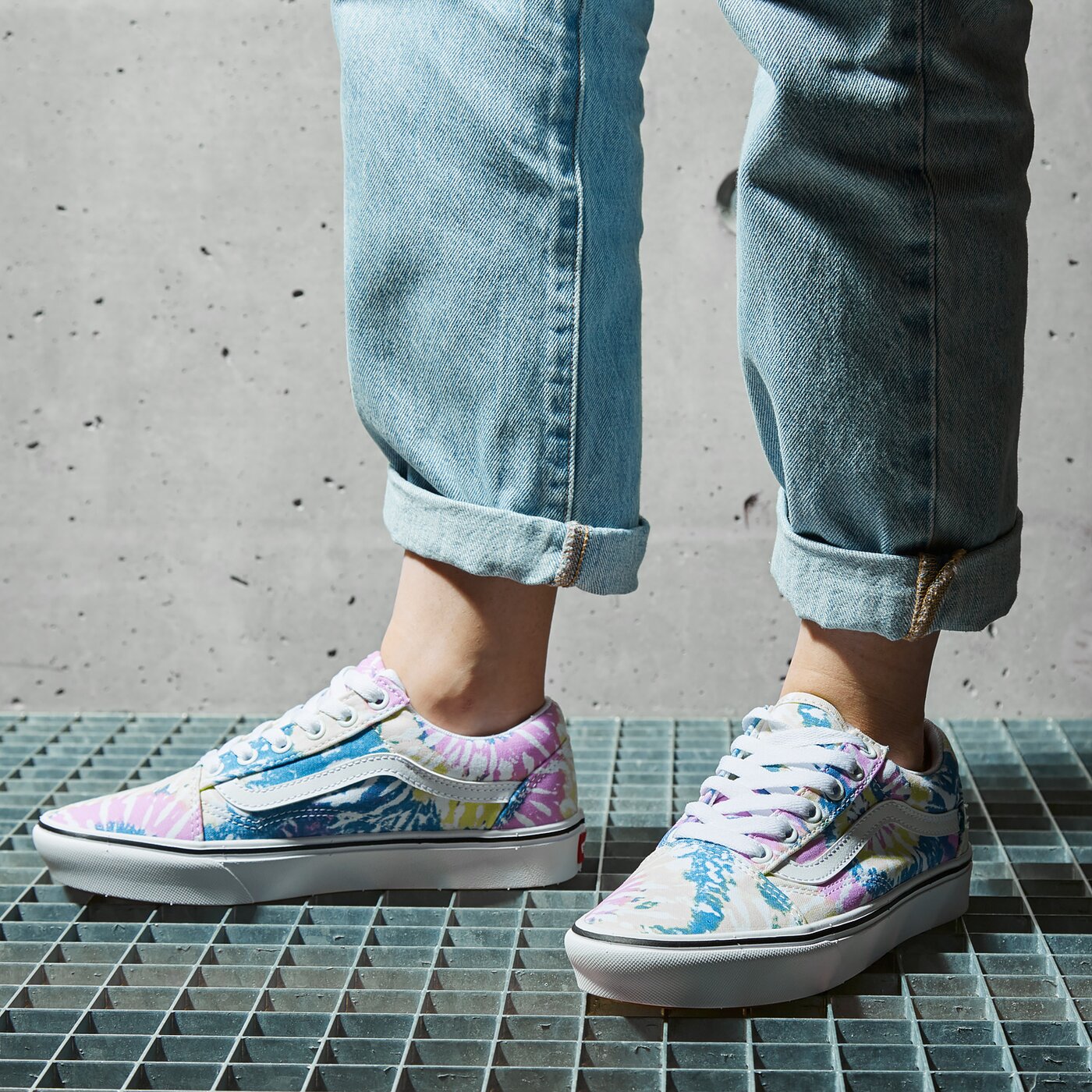 Дамски маратонки VANS UA COMFYCUSH OLD SKOOL vn0a3wma49l1 цвят многоцветен