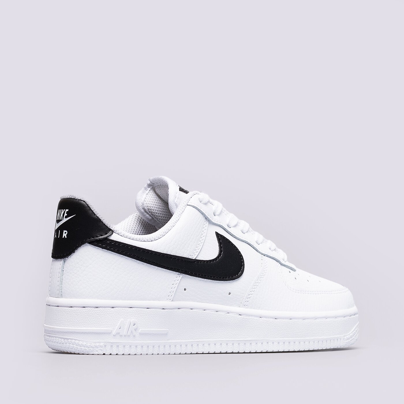Дамски маратонки NIKE AIR FORCE 1 '07  dd8959-103 цвят бял