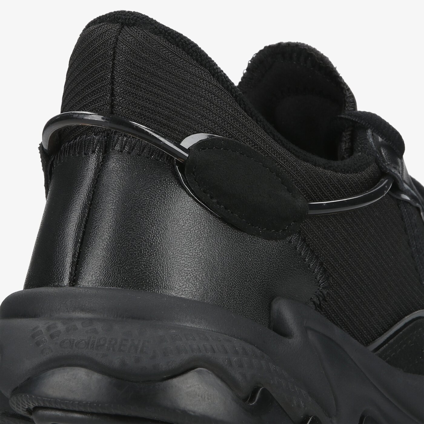 Мъжки маратонки ADIDAS OZWEEGO fx6028 цвят черен