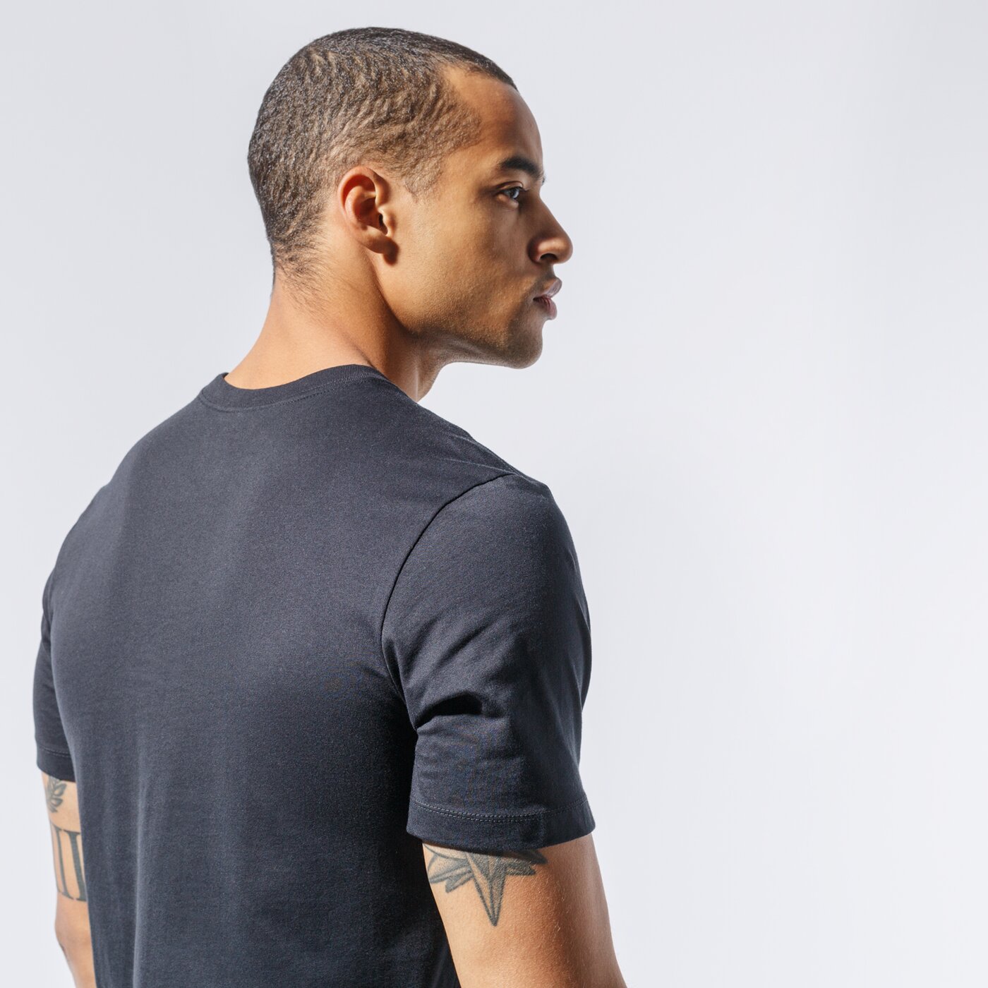 Мъжка тениска NIKE ТЕНИСКА SPORTSWEAR cu7344-010 цвят черен