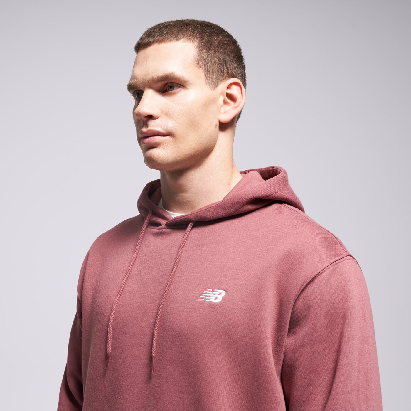 Мъжки суичър NEW BALANCE СУИТЧЪР С КАЧУЛКА SPORT ESSENTIALS FLEECE HOODIE mt41511wad цвят червен