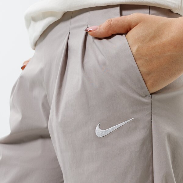 Дамски панталони NIKE ПАНТАЛОНИ W NSW ICN CLSH WVN HR JGGR dd5048-033 цвят сив