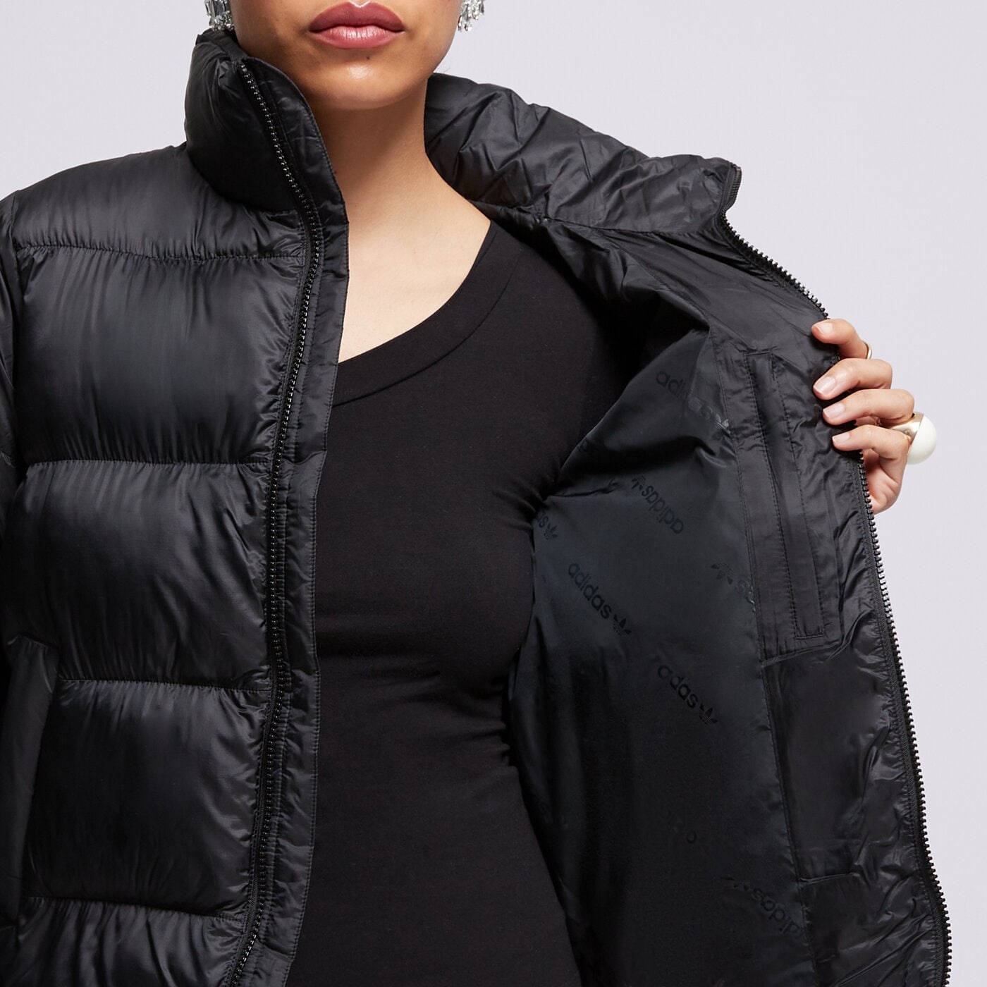 Дамско зимно яке ADIDAS ЯКЕ ПУХЕН SHORT PUFFER jd0420 цвят черен