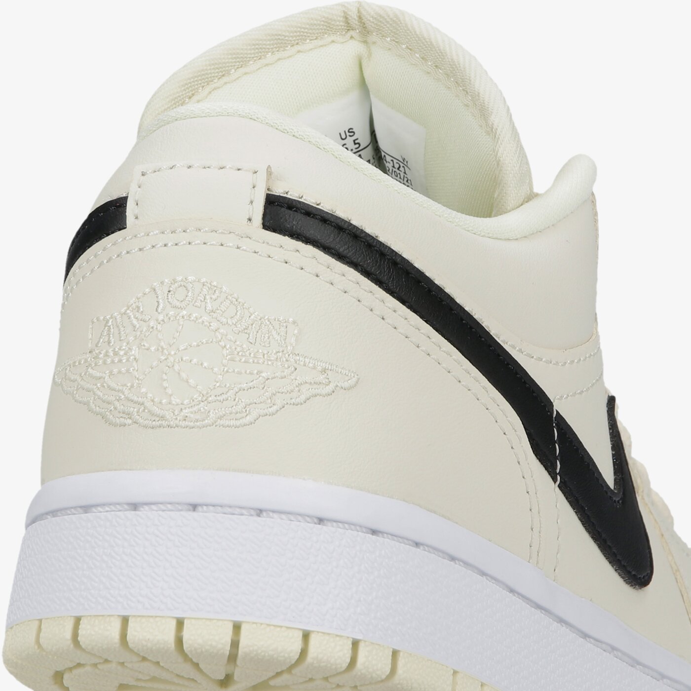 AIR JORDAN 1 LOW  dc0774-121 цвят бежов