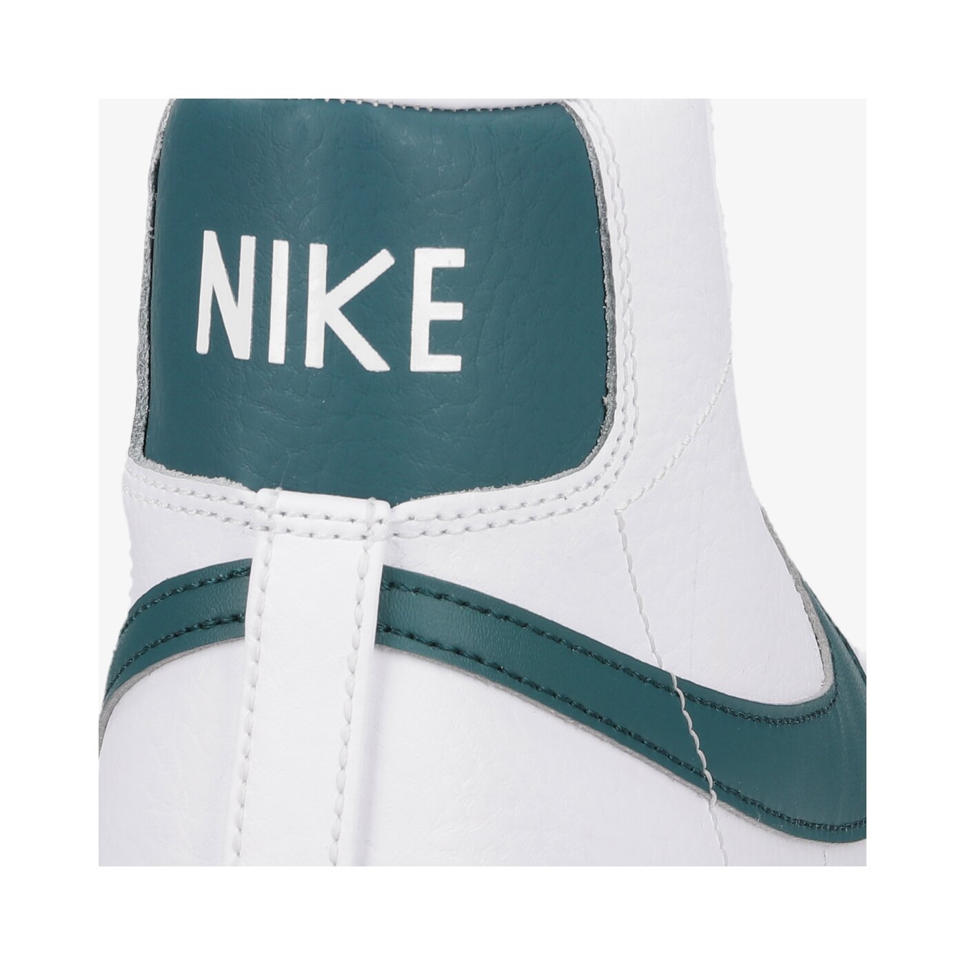 Мъжки маратонки NIKE BLAZER MID '77 VINTAGE bq6806-112 цвят бял