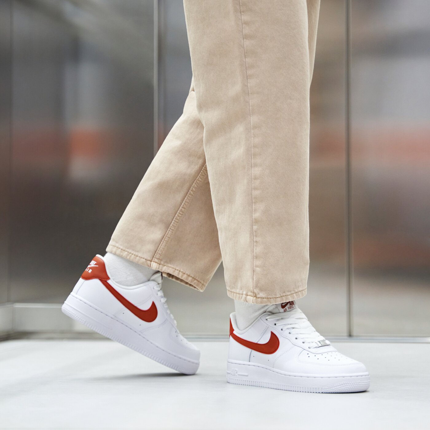 Дамски маратонки NIKE WMNS AIR FORCE 1 '07 REC dd8959-115 цвят бял
