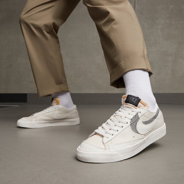 Мъжки маратонки NIKE BLAZER LOW PRM dq7671-001 цвят бял