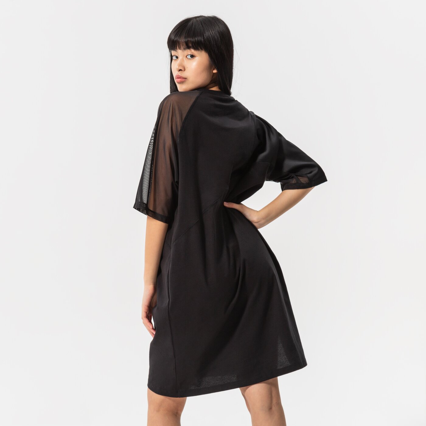 Дамски ADIDAS РОКЛЯ TEE АНЦУГS hc0637 цвят черен