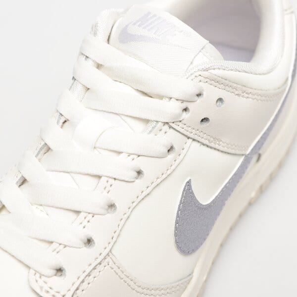 Дамски маратонки NIKE DUNK LOW ESS dx5930-100 цвят многоцветен