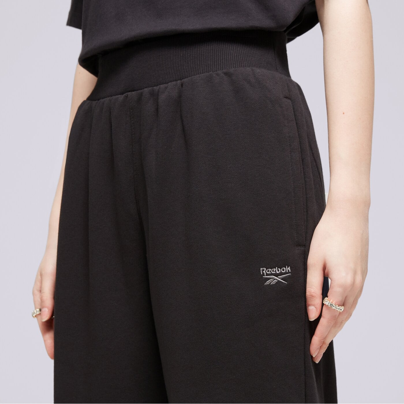 Дамски панталони REEBOK ПАНТАЛОНИ CL WDE FLEECE PANT 100075540 цвят черен