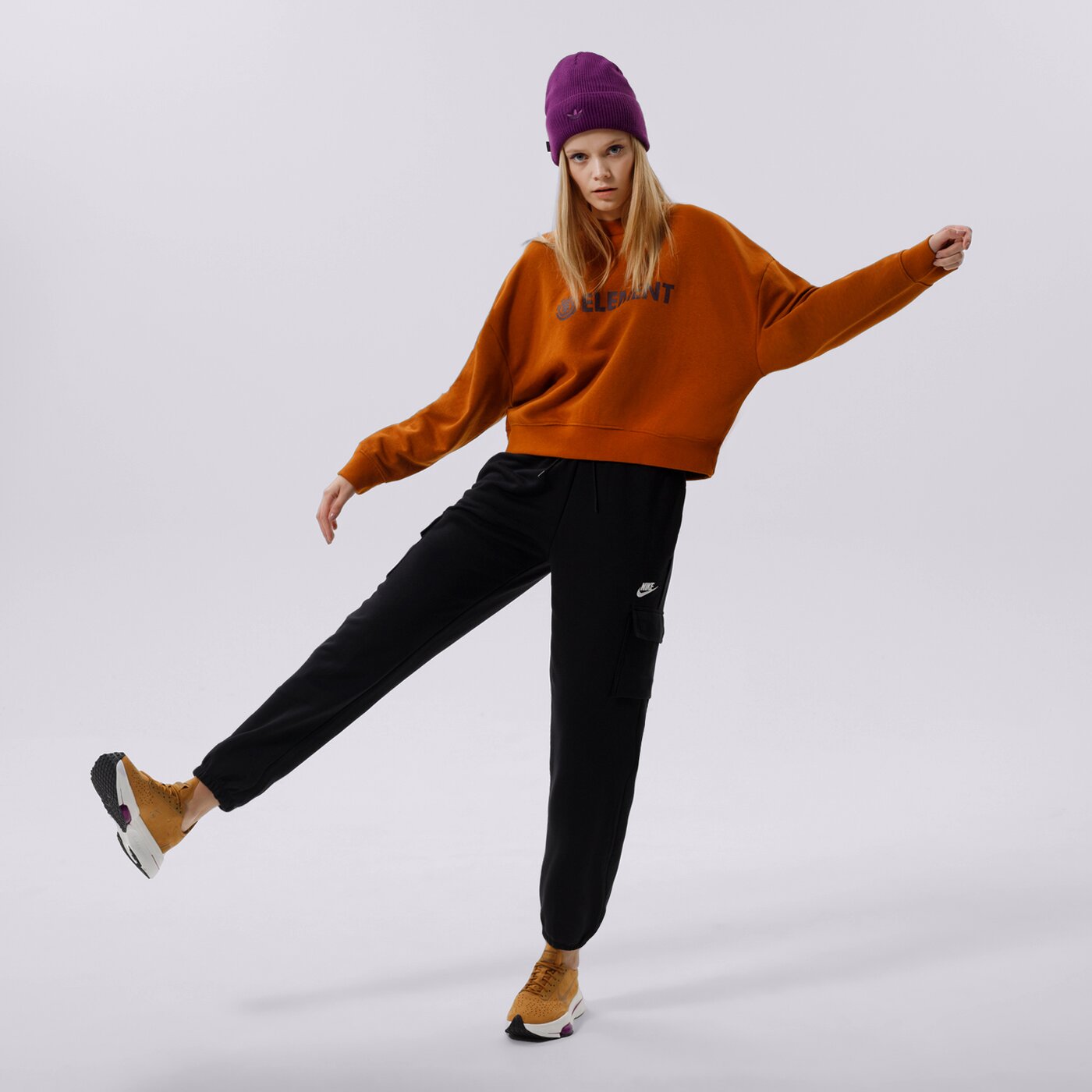 Дамски панталони NIKE ПАНТАЛОНИ W NSW ESSNTL FLC MR CRGO PNT dd8713-010 цвят черен