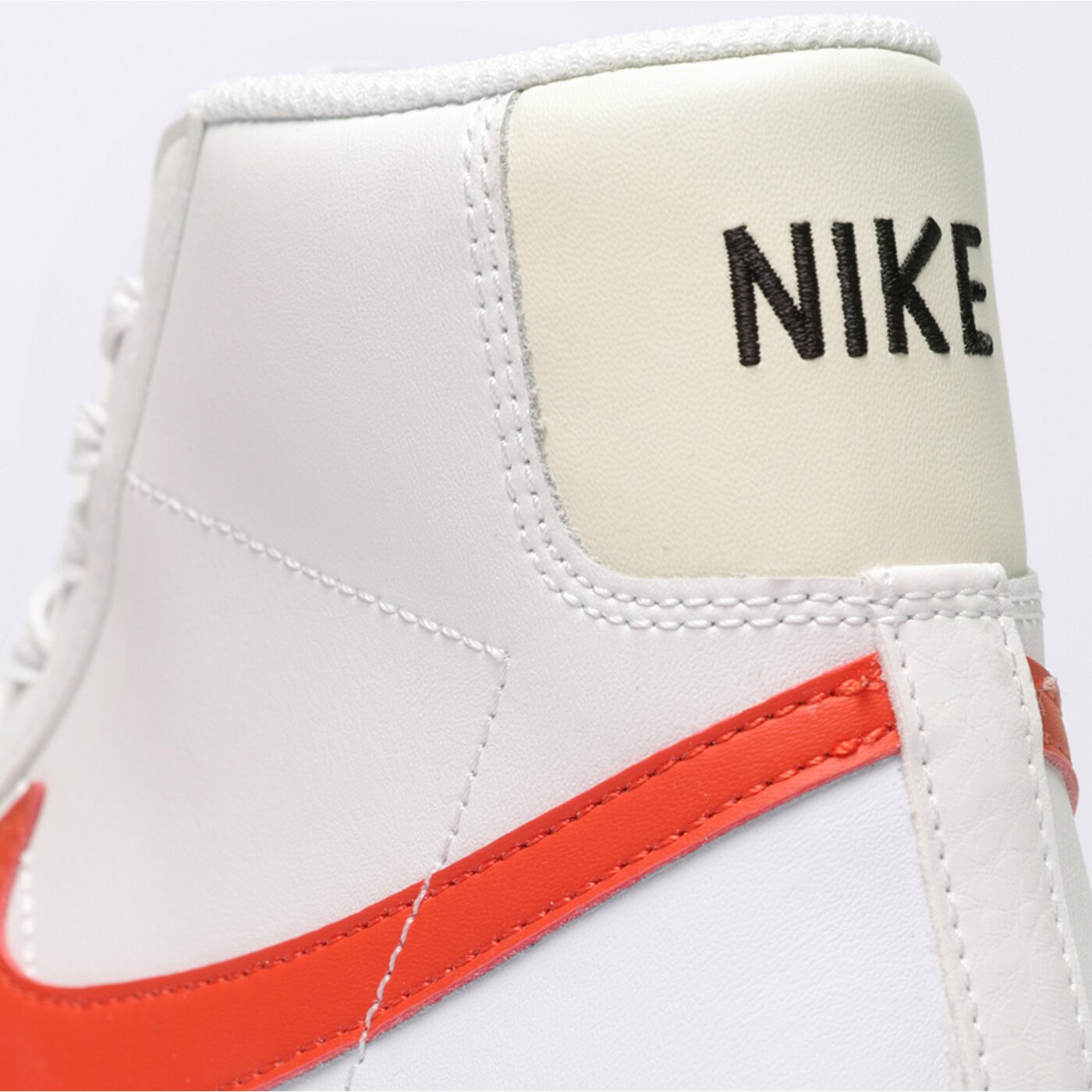 Детски маратонки NIKE BLAZER MID '77 da4086-110 цвят бял