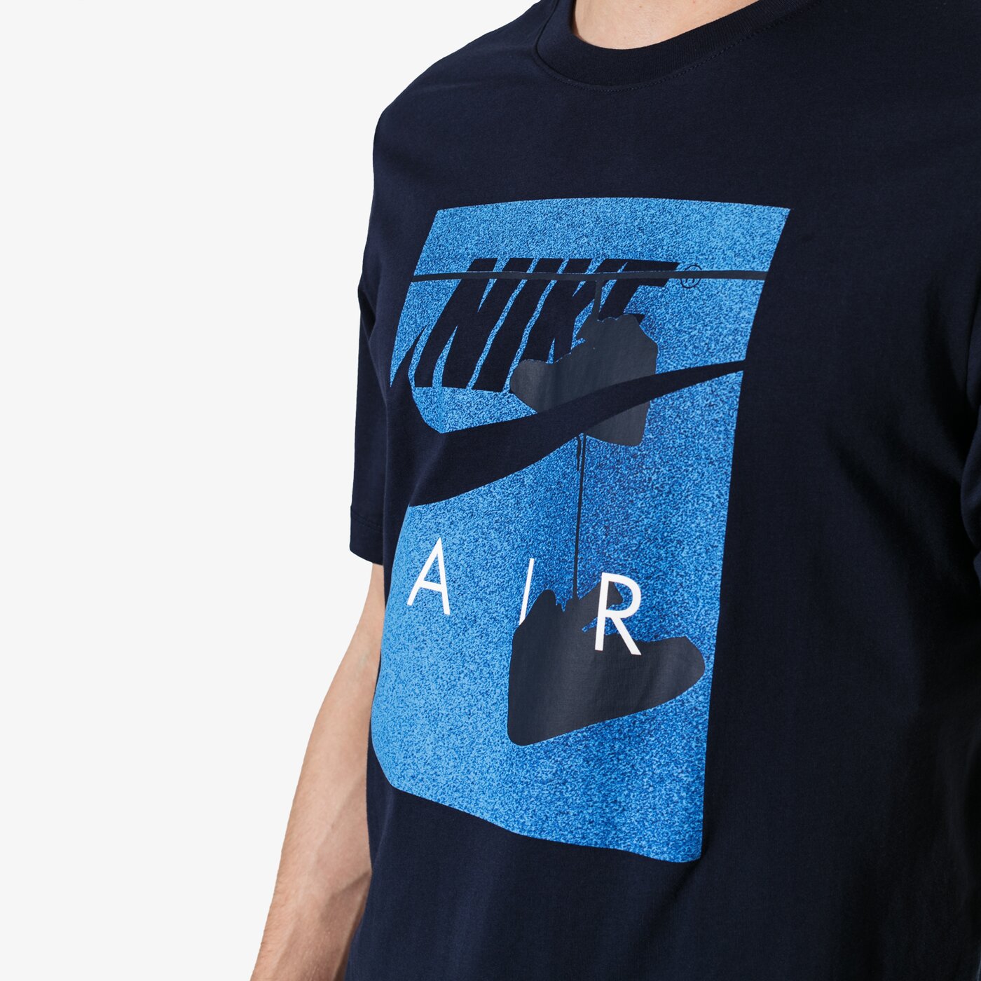 Мъжка тениска NIKE ТЕНИСКА SS M NSW TEE NIKEAIR FENCE PHOTO ATHLETIC DEPAR ar5031-451 цвят тъмносин