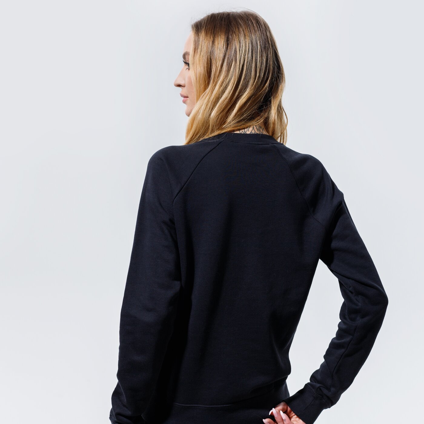 Дамски суичър NIKE СУИТЧЪР W NSW ESSNTL FLC bv4110-010 цвят черен