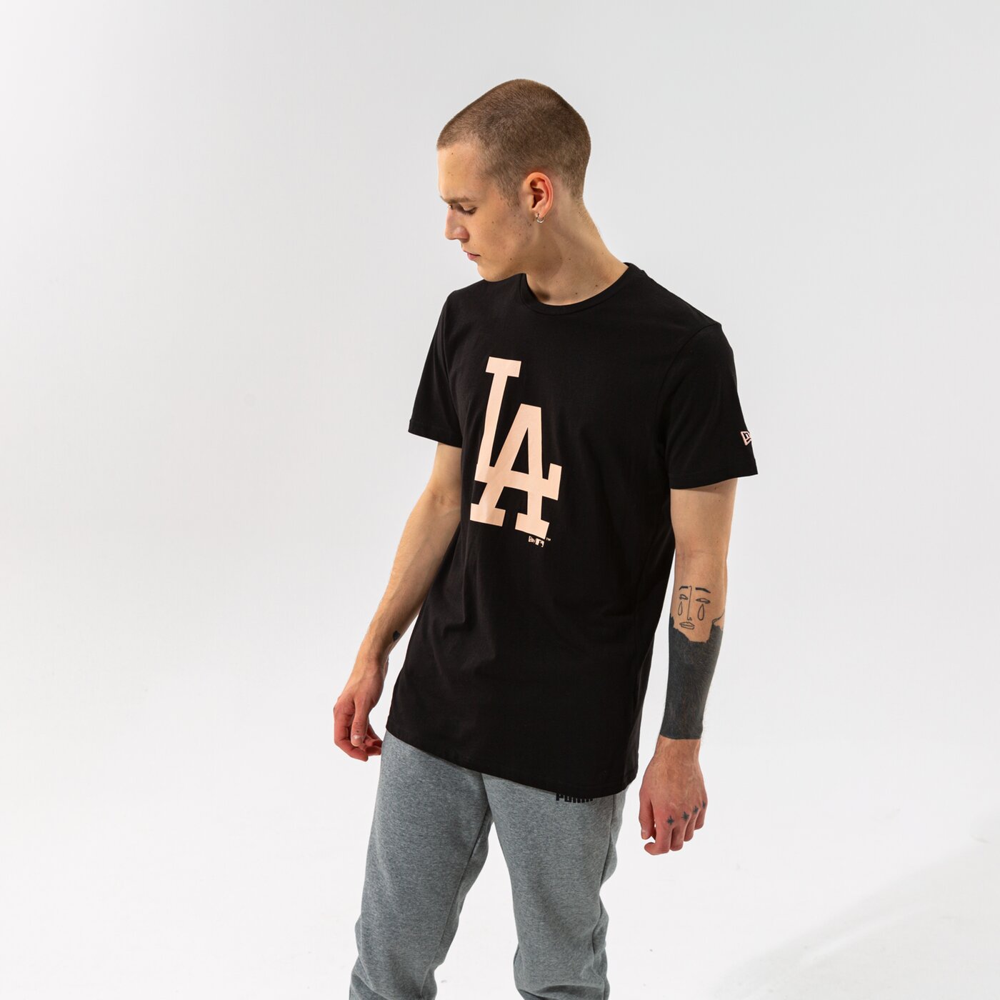 Мъжка тениска NEW ERA ТЕНИСКА MLB SEASONAL TEAM LOGO TEE LOSDOD BLKBSK 12827231 цвят черен