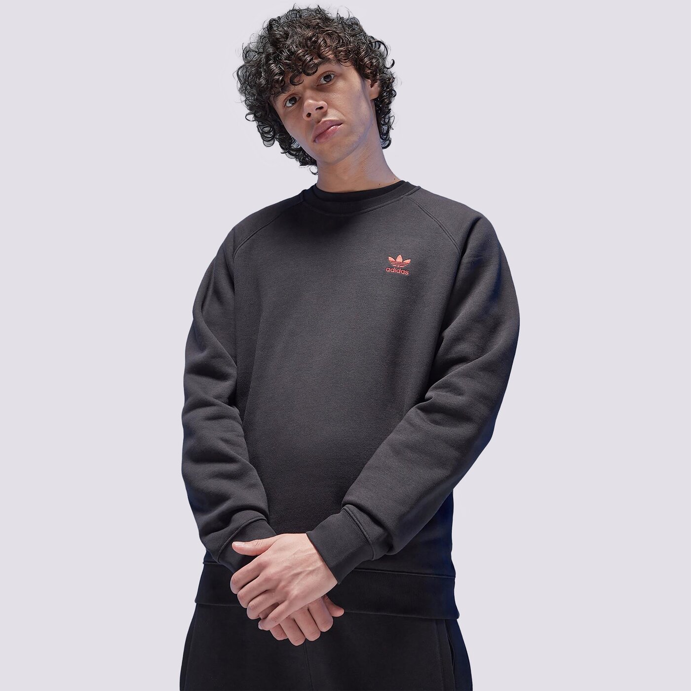 Мъжки суичър ADIDAS СУИТЧЪР ESSENTIAL CREW ORIGINALS CORE iz0015 цвят черен