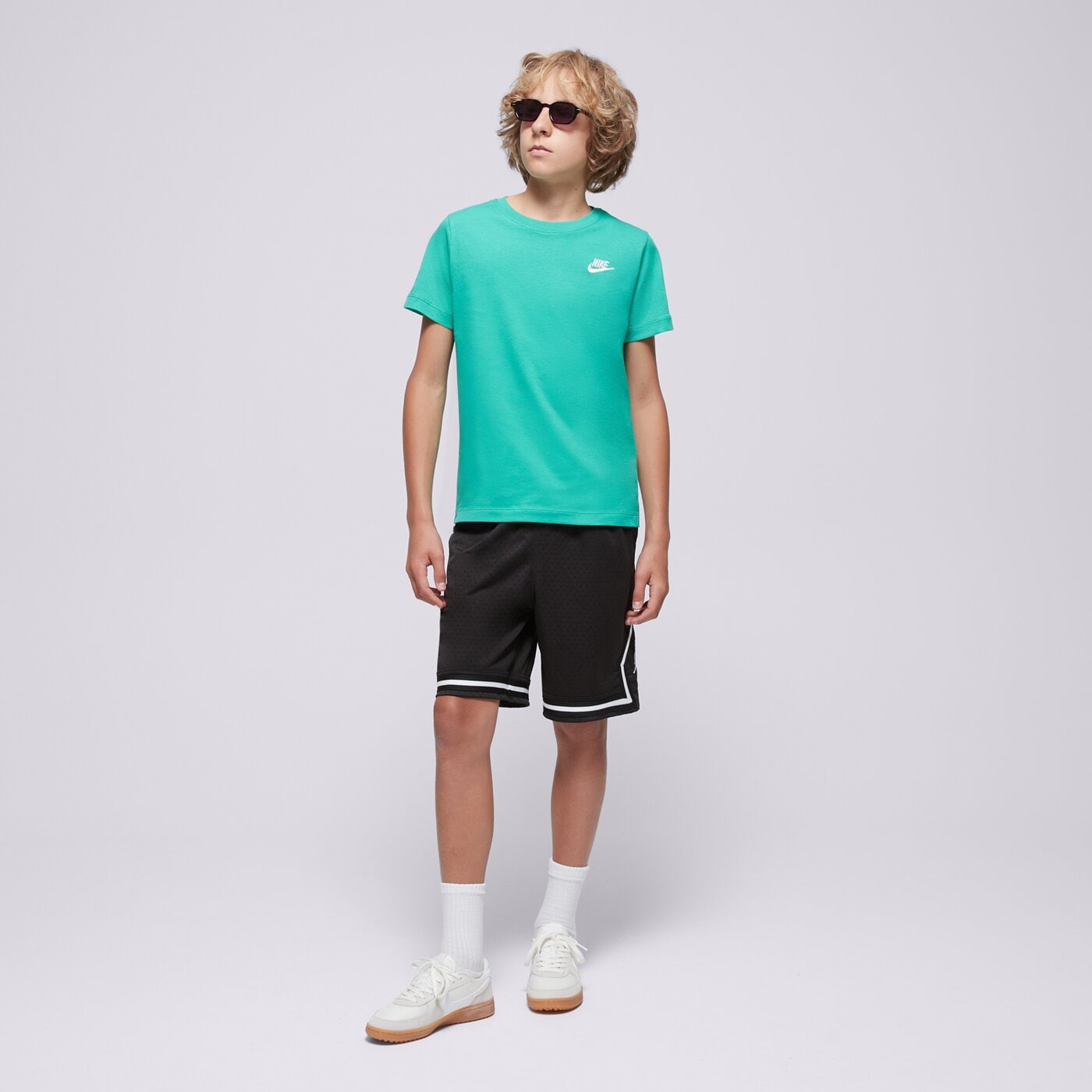 Детска тениска NIKE ТЕНИСКА K NSW TEE EMB FUTURA LBR BOY fz5177-324 цвят зелен