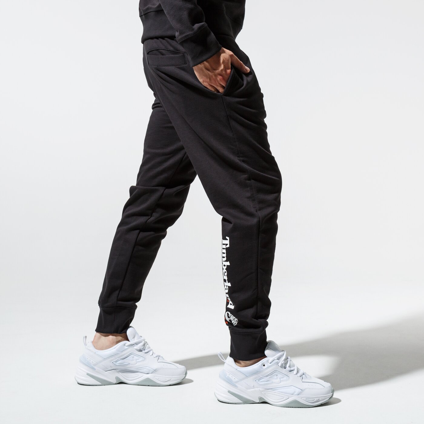 Мъжки панталони TIMBERLAND ПАНТАЛОНИ CORE ESTABLISHED 1973 tb0a1z2q0011 цвят черен