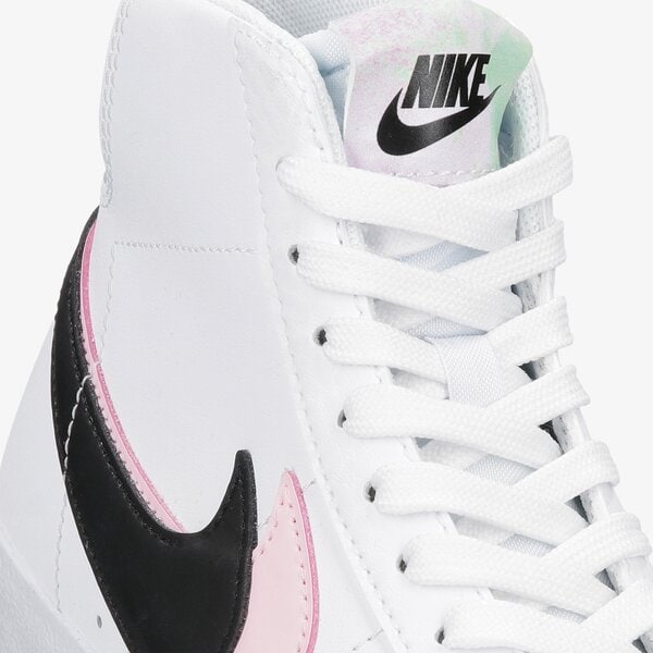 Детски маратонки NIKE BLAZER MID '77 SE dd1847-101 цвят бял
