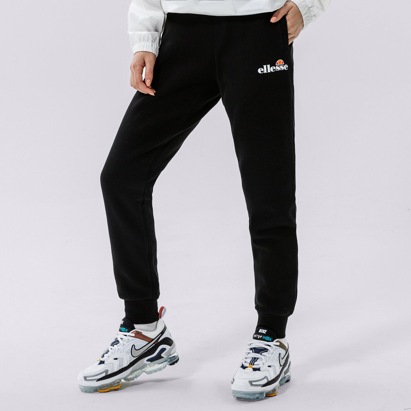 Дамски панталони ELLESSE ПАНТАЛОНИ HALLOULI JOG PANTS BLK sgk13652011 цвят черен