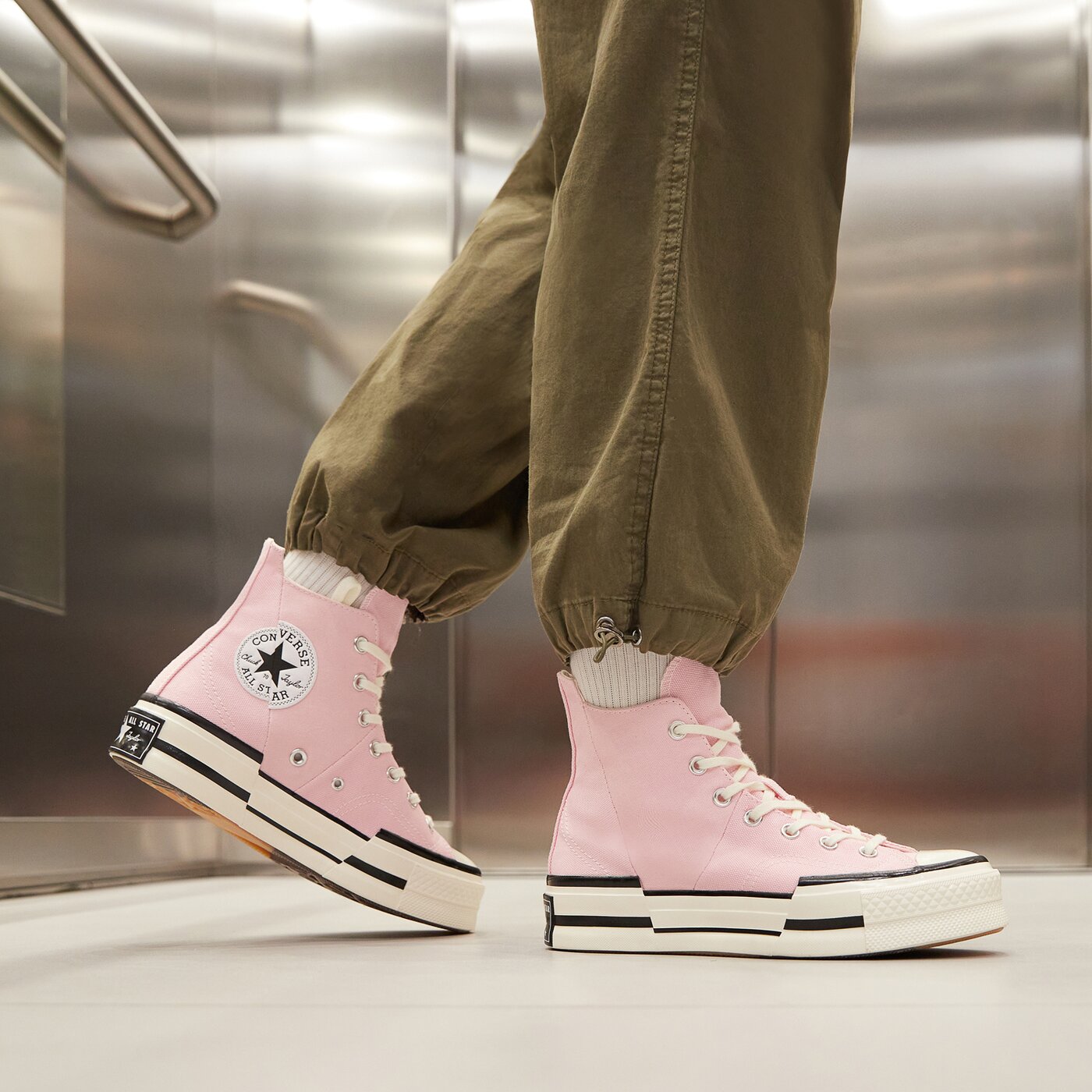 Дамски маратонки CONVERSE CHUCK 70 PLUS a04366c цвят розов