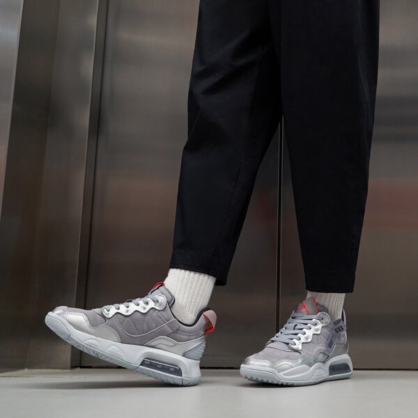 Детски маратонки JORDAN MA2 cw6594-009 цвят сребърен