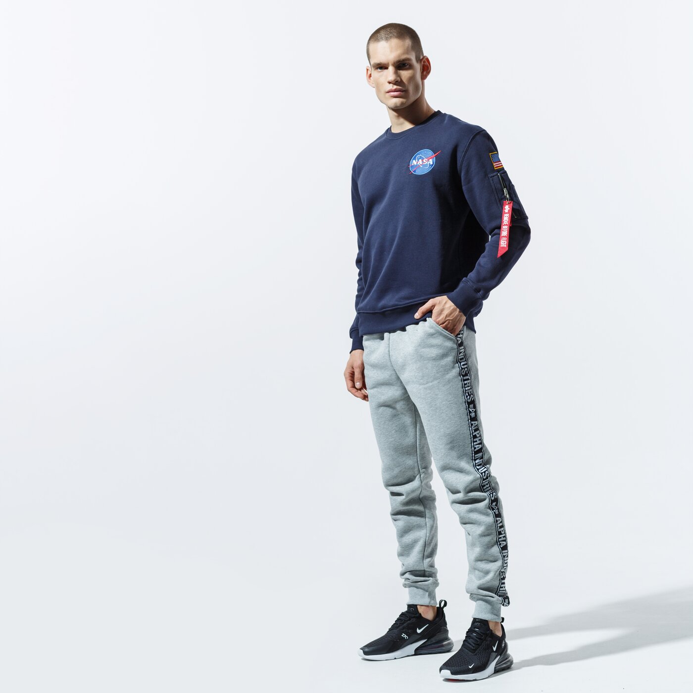 Мъжки суичър ALPHA INDUSTRIES СУИТЧЪР SPACE SHUTTLE SWEATER 17830707 цвят тъмносин