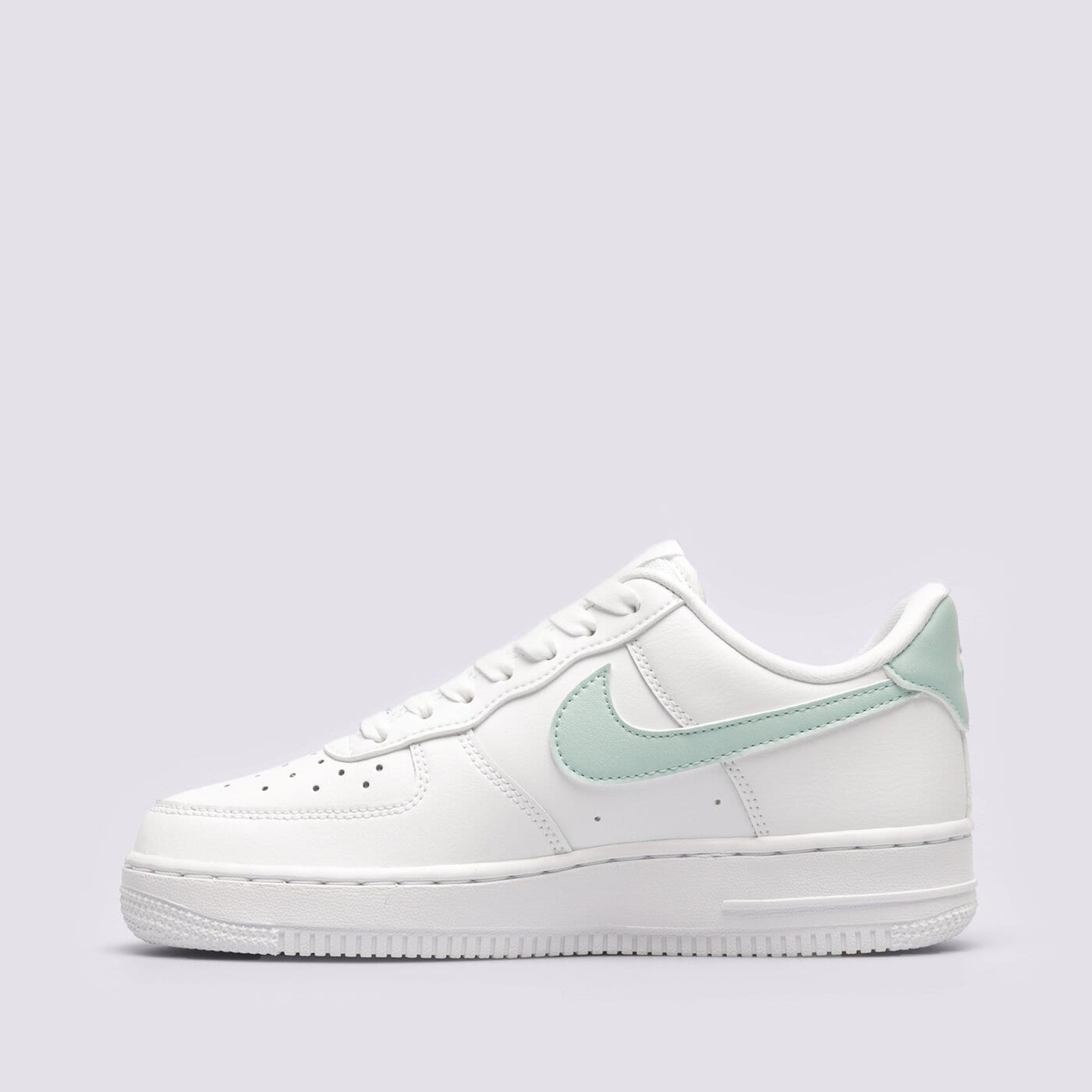 Дамски маратонки NIKE WMNS AIR FORCE 1 '07 REC dd8959-113 цвят бял