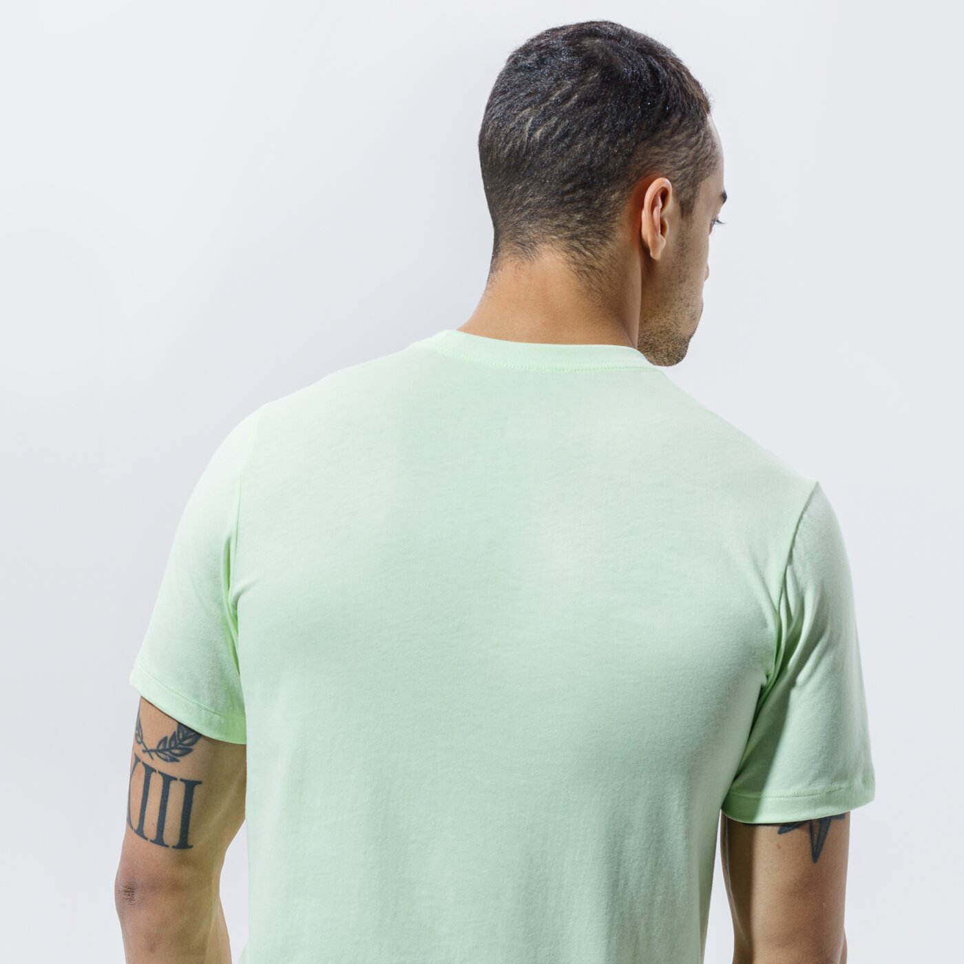 Мъжка тениска NIKE ТЕНИСКА SPORTSWEAR CLUB ar4997-383 цвят зелен