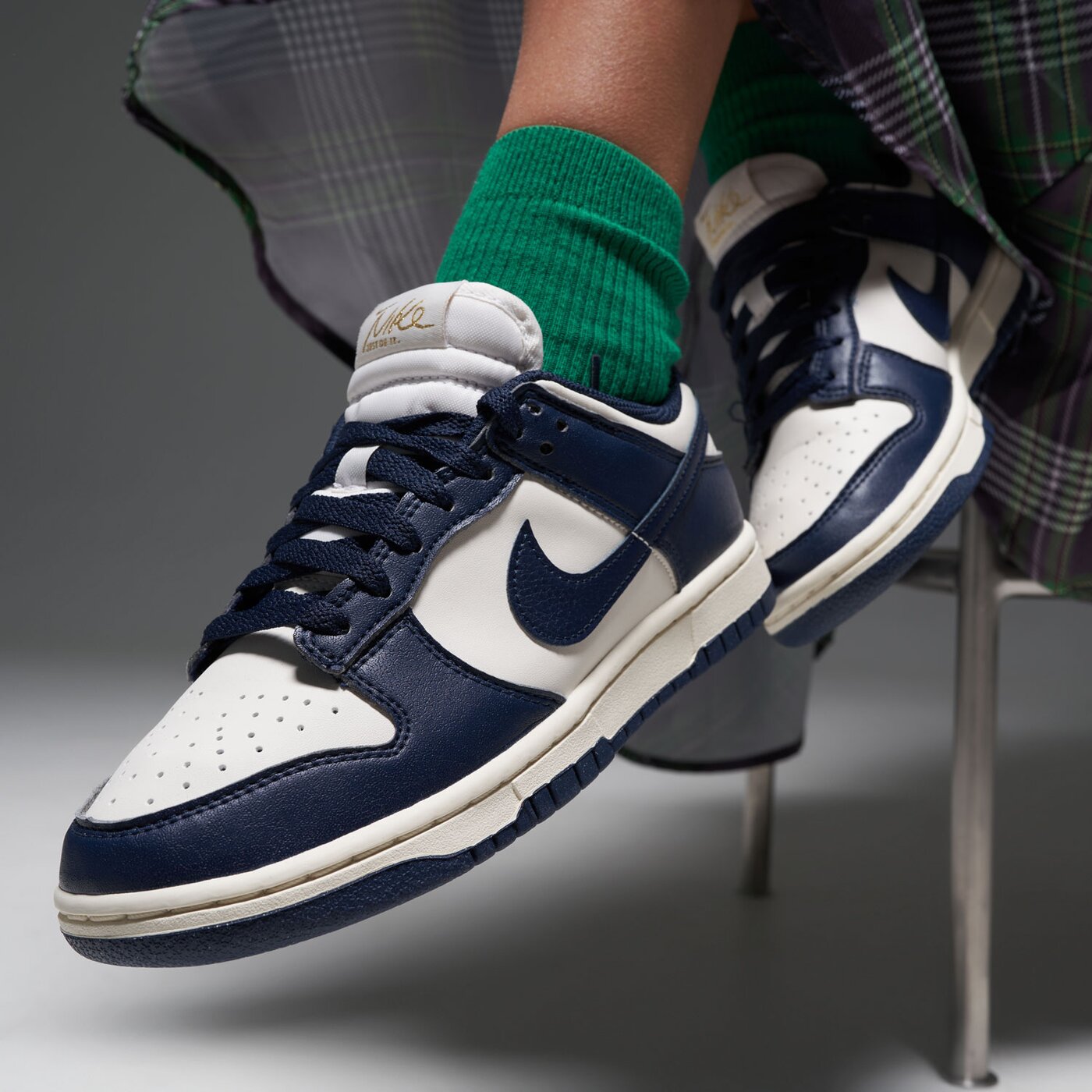 Дамски маратонки NIKE W DUNK LOW NN fz6770-001 цвят тъмносин