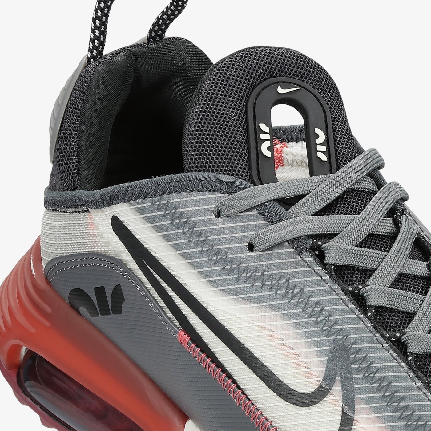 Мъжки маратонки NIKE AIR MAX 2090  cv8835-001 цвят сив