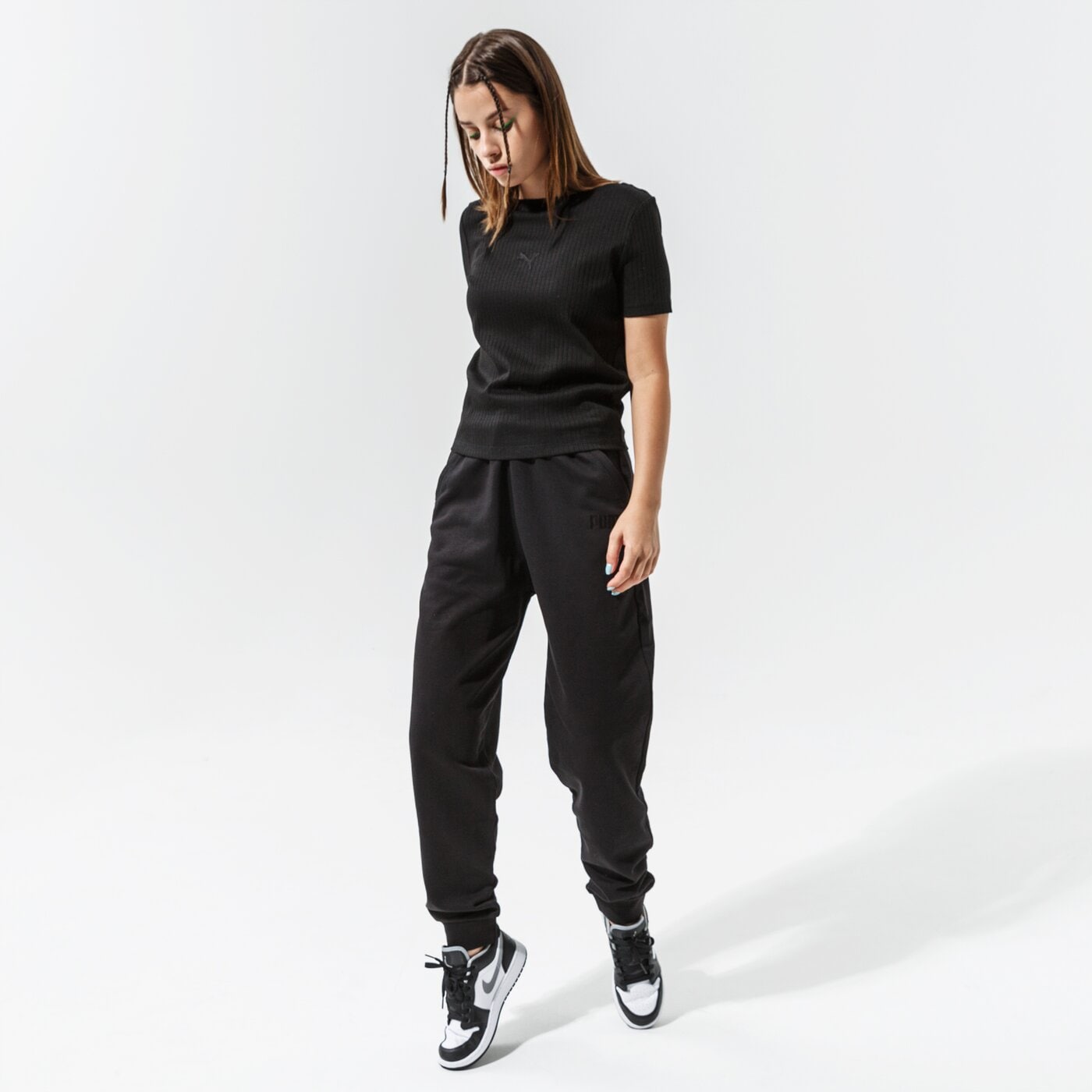 Дамски панталони PUMA ПАНТАЛОНИ HER HIGH WAIST PANTS TR CL - PUMA BLACK 58952801 цвят черен