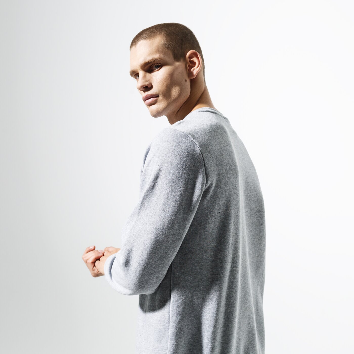 Мъжки суичър CONFRONT СУИТЧЪР ESSENTIAL GRY SWEATSHIRT cf39blm39004 цвят сив