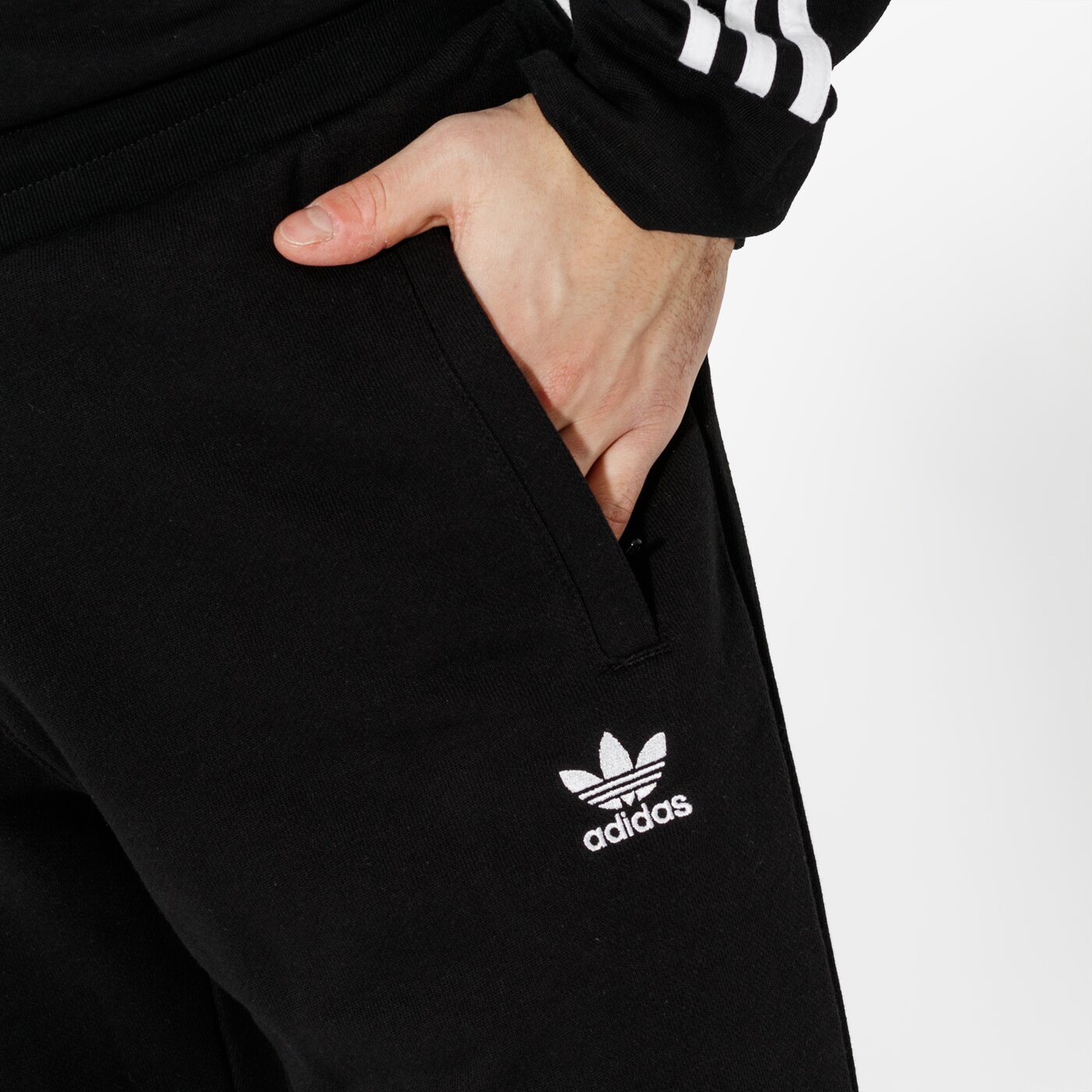 Мъжки панталони ADIDAS ПАНТАЛОНИ TREFOIL PANT ADICOLOR dv1574 цвят черен