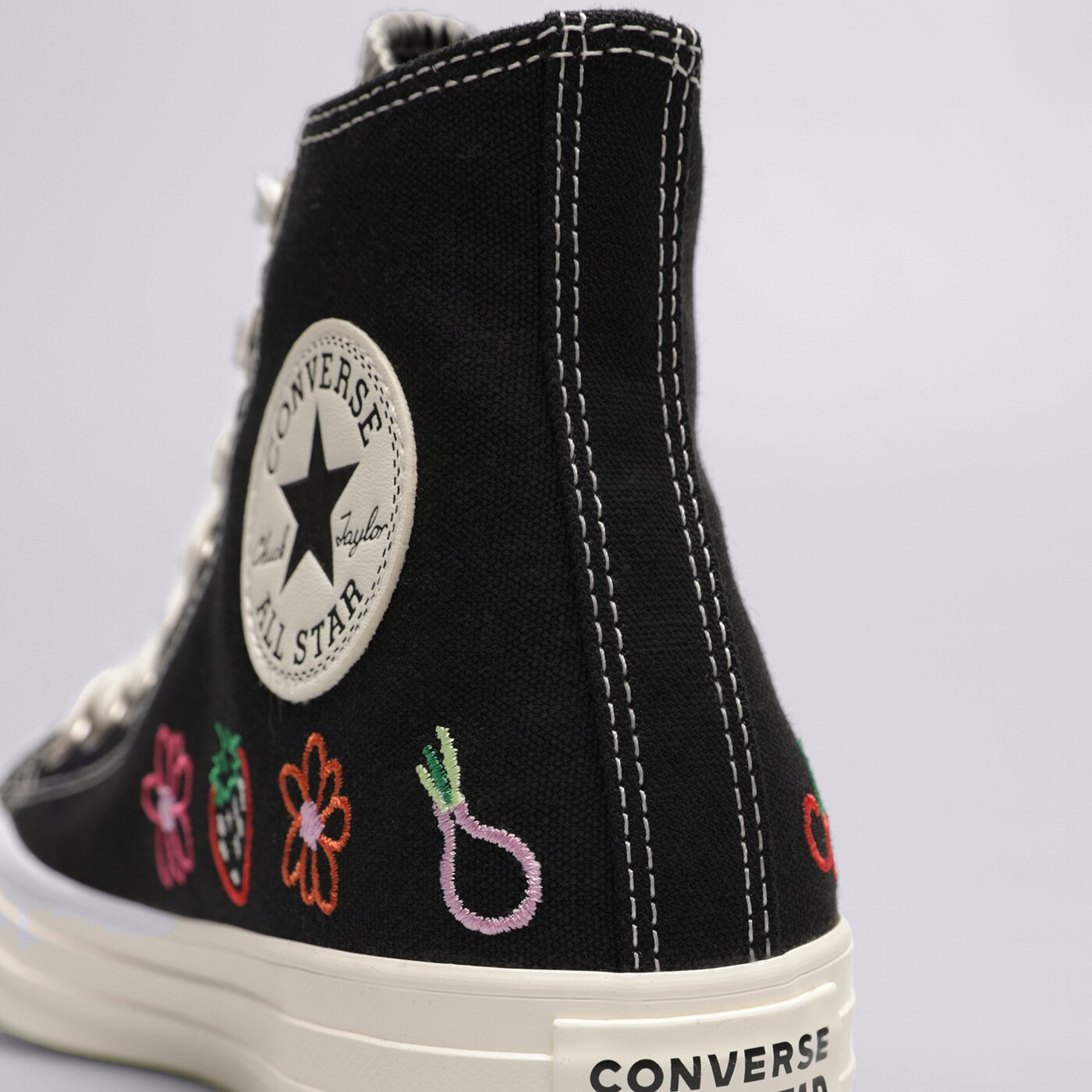 Дамски маратонки CONVERSE CHUCK TAYLOR ALL STAR  a06065c цвят черен