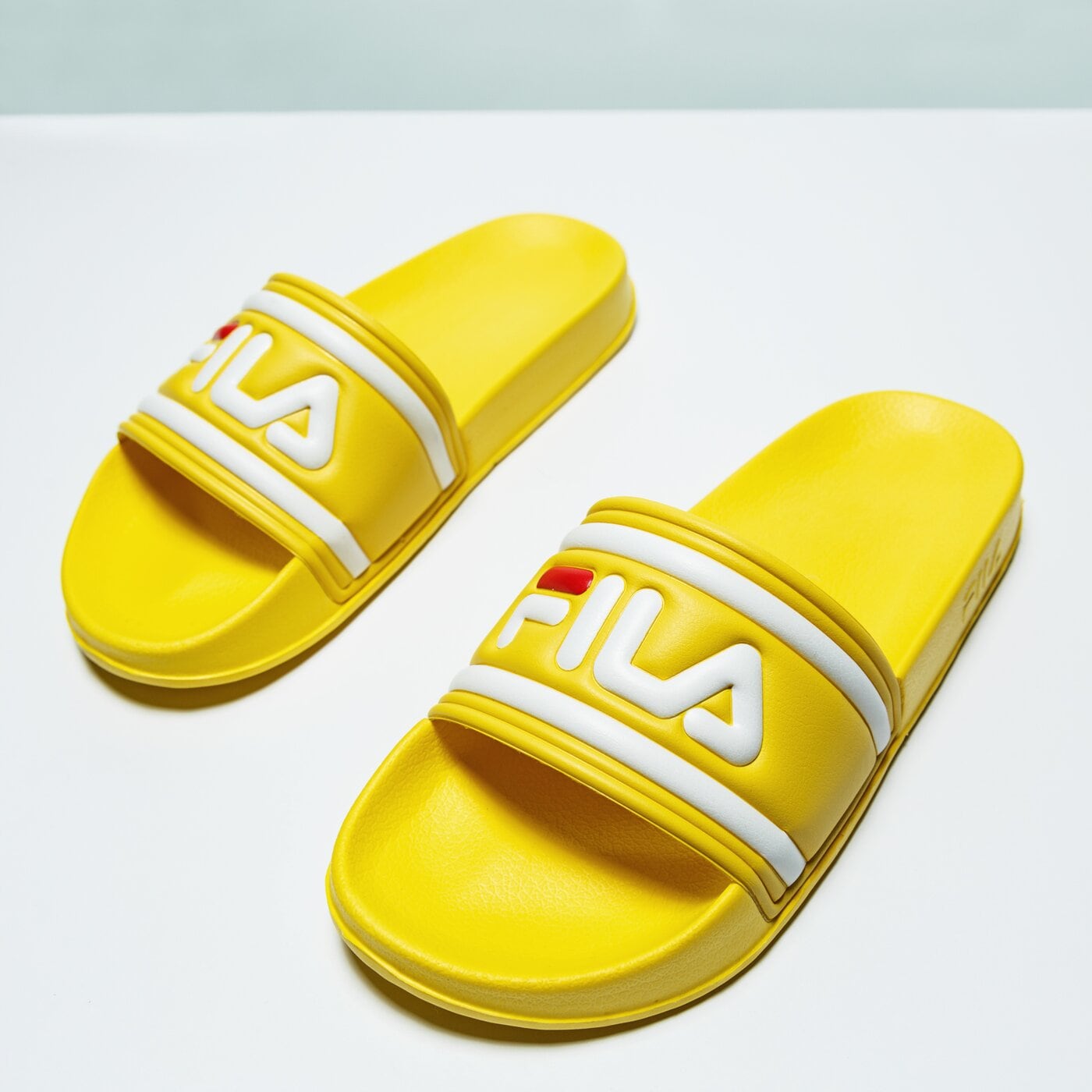 Дамски чехли и сандали FILA MORRO BAY SLIPPER WMN 101034060k цвят жълт