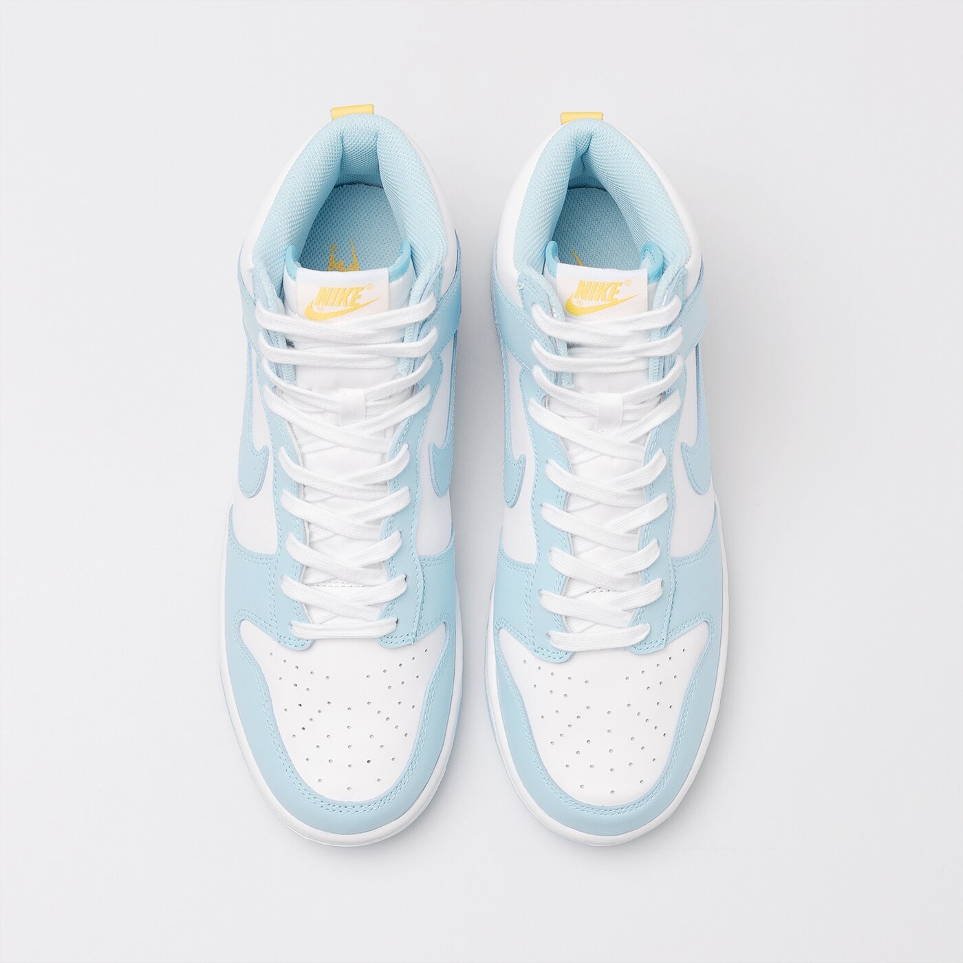 Мъжки маратонки NIKE DUNK HI RETRO BTTYS dd1399-401 цвят бял