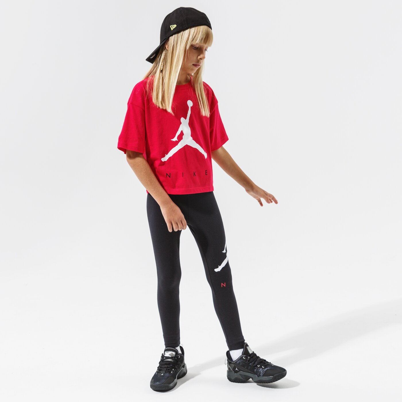 Детски панталони JORDAN КЛИН JUMPMAN BY NIKE LEGGING GIRL 45a762-023 цвят черен