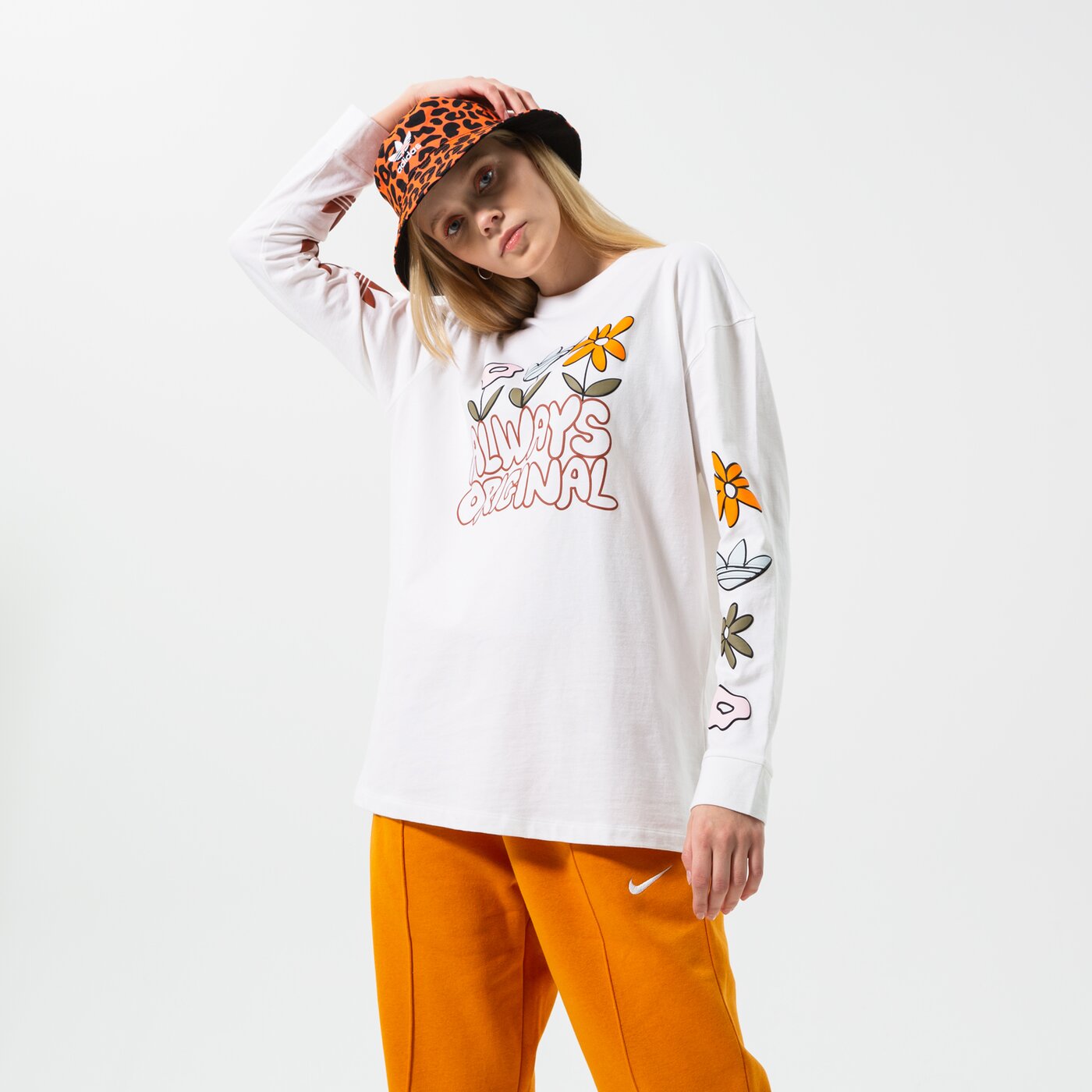 Дамска тениска ADIDAS ТЕНИСКА GRAPHIC LS hf2013 цвят бял