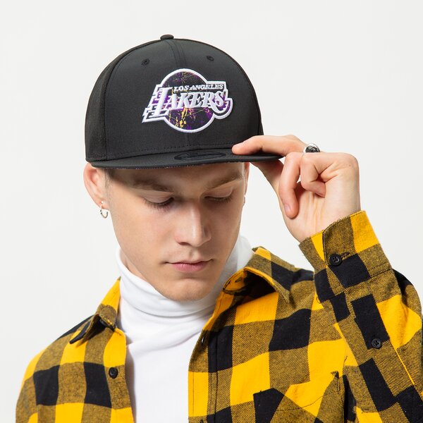 Мъжка шапка с козирка NEW ERA ШАПКА PRINT INFILL 9FIFTY LAKERS LOS ANGELES LAKERS 60298829 цвят черен