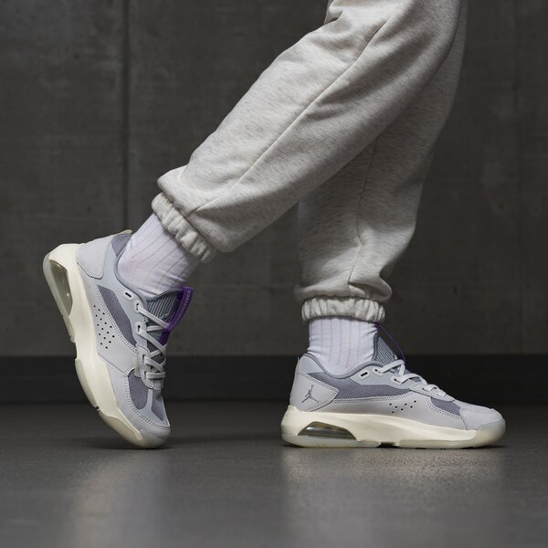 Дамски маратонки JORDAN AIR 200E dh7381-110 цвят сив