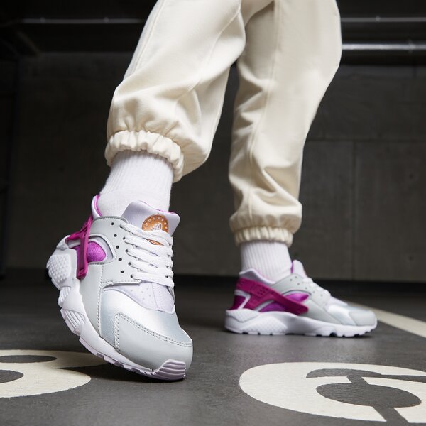 Детски маратонки NIKE HUARACHE RUN (GS) 654275-046 цвят сив