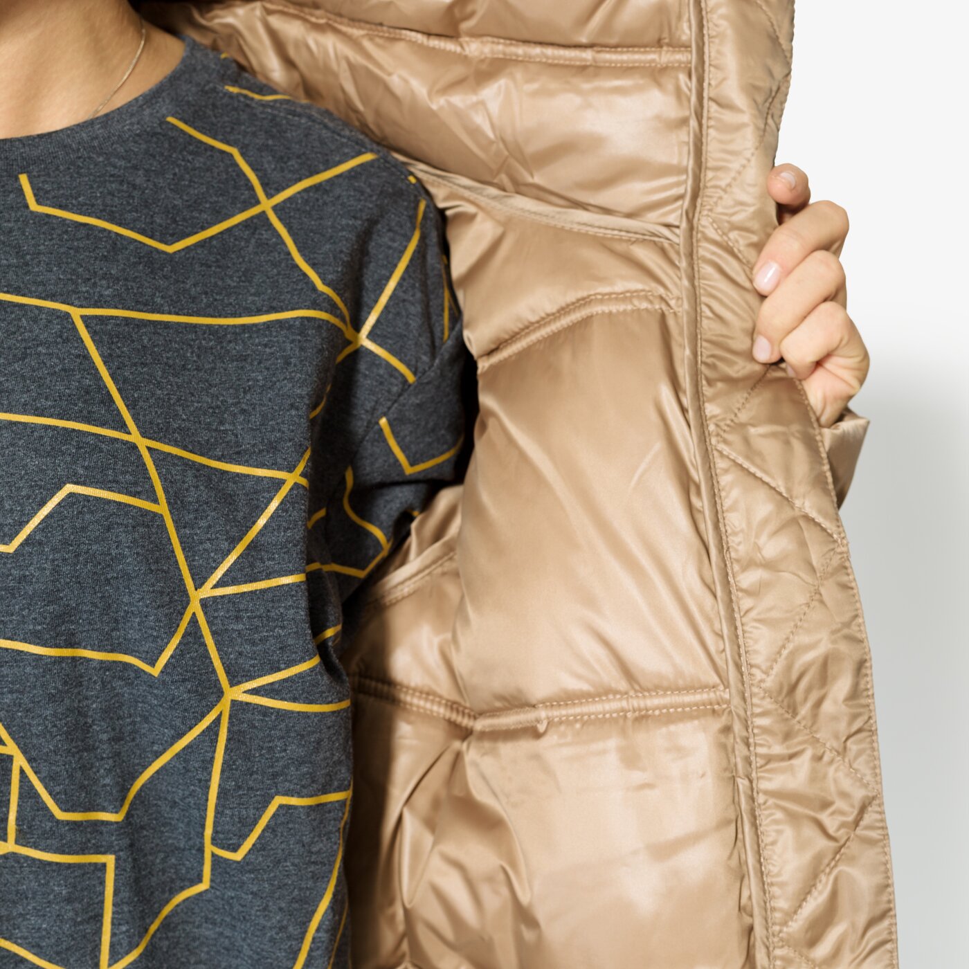 Дамско зимно яке CONFRONT ЯКЕ PEGGY cfv37kud01001 цвят бежов